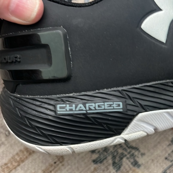 Size 8 Under Armer Mens Sneakers Like New Condition - Picture 5 of 8